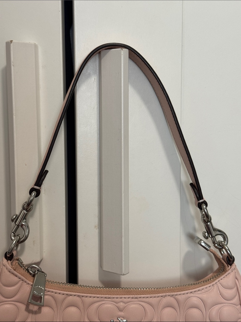 Coach Pebbled Signature Small Shoulder Bag in Pale Pink used - Picture 4 of 8